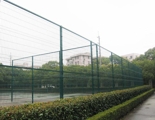 企业新建厂房采购的围墙围栏能入固定资产吗