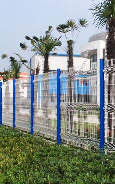 wire mesh fence